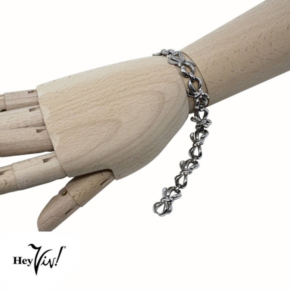 Vintage Crown Trifari Silver Tone Ribbon Bow Linked Bracelet 7 1/4" - Hey Viv - Picture 4 of 6